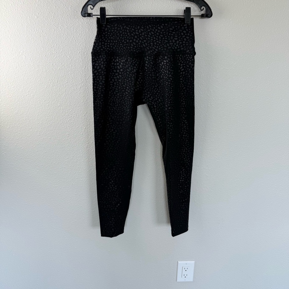 Beyond Yoga Shiny Sportflex High Waisted Midi Legging Black Feline Foil Medium - Picture 2 of 9